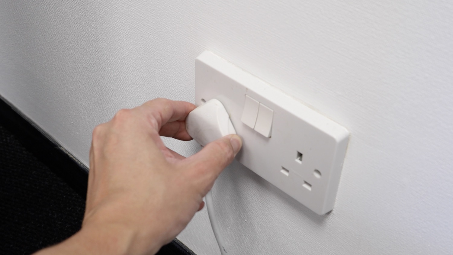 Turn off and eliminate all power
